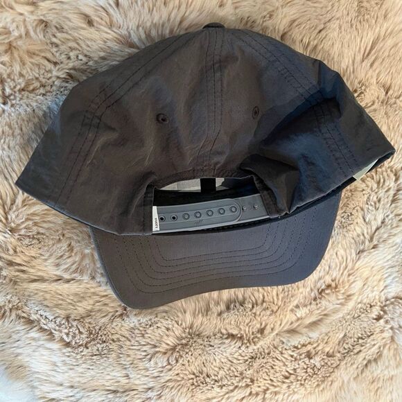 Vuori SnapBack Cap - Picture 2 of 3